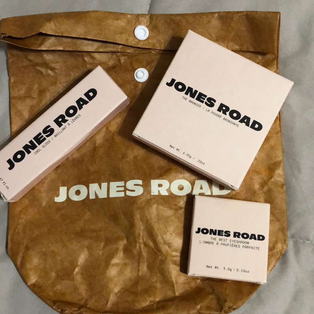 Jones Road beauty 3 full size items Bronzer, eye shadow, lip gloss.